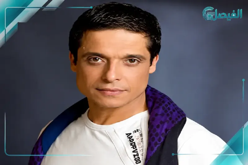 عامر منيب مع أسرته في صورة تجمع ذكريات العائلة قبل رحيله
